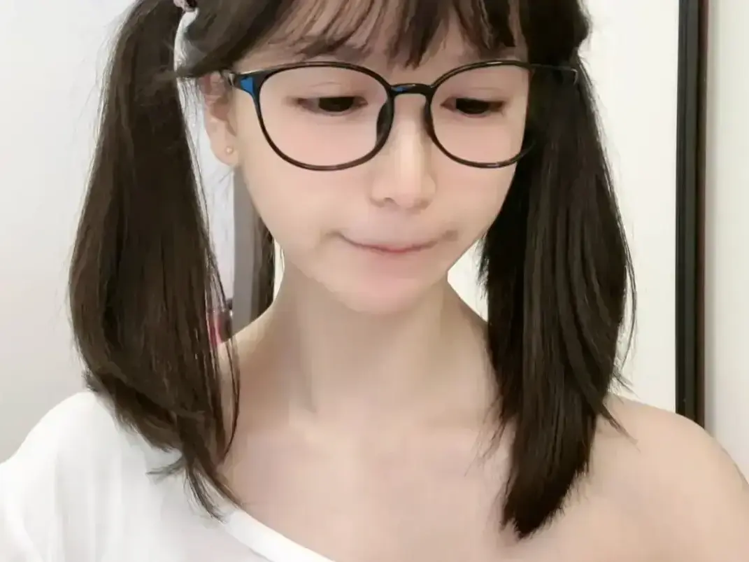 《萌小栖》天才交易员咯咯哒vlog原视频无删减全集免费畅播完整版极速获取纯净观影