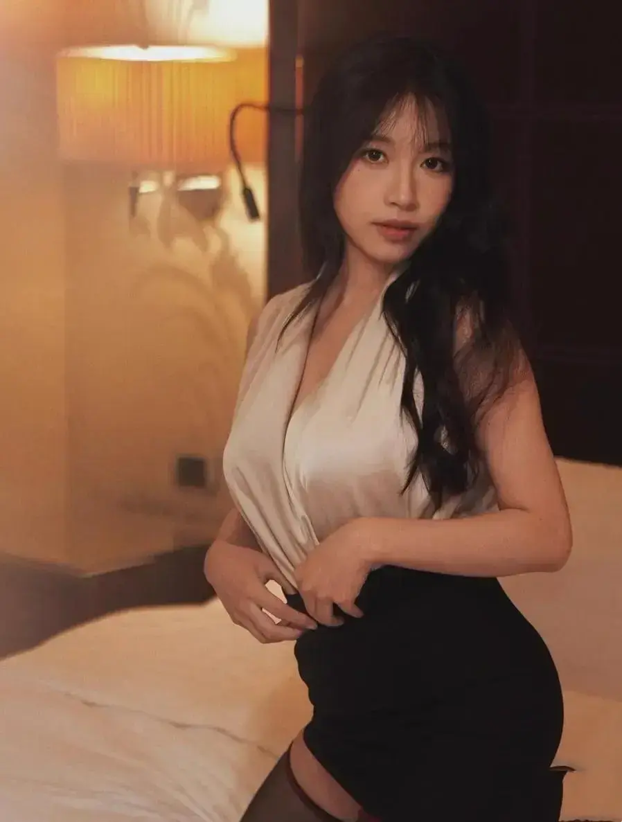 《小凤新婚》全集完整版在线免费观看-苏畅艾熙双人演绎-小凤新婚高清无删减无广告播放-极速秒存夸克UC网盘