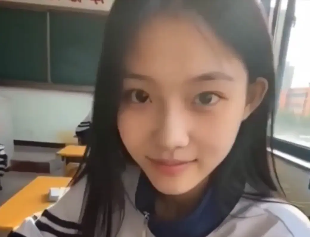 《我的十八岁女友》无删减版4K蓝光画质在线播放 - 高甜治愈AI短剧全集免费观看 - 追完又想谈恋爱了结局太甜 - 星空影院独家热播推荐